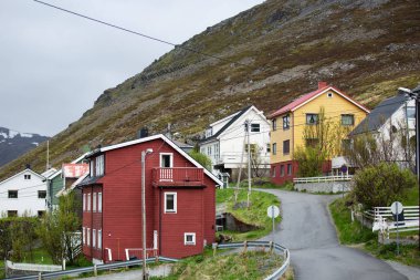 HONNINGSWAG, NORway - 21 Haziran 2017: Norveç 'in kuzeyindeki Honningswag kasabasında kültür ve yaşam.