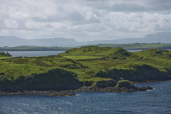 아일랜드도네 갈군의 예비치 근처에 아이리쉬 해안선을 아름다운 풍경과 바위가 — 스톡 사진