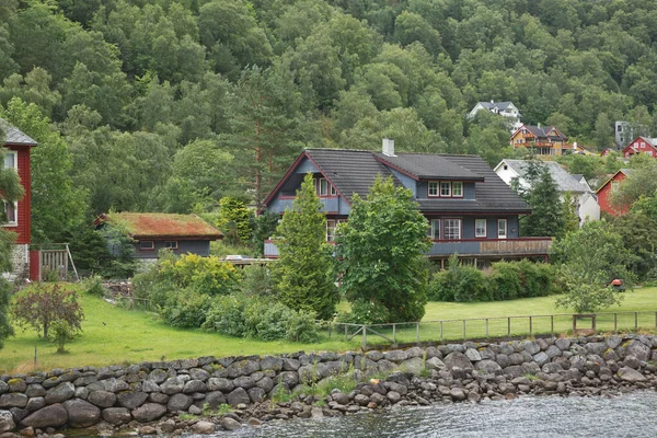 Das Dorf Eidfjord Norwegen Ist Ein Wichtiger Anlaufhafen Für Kreuzfahrtschiffe — Stockfoto