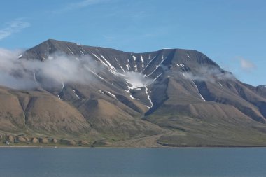 Norveç 'in Longyear, Spitsbergen yakınlarındaki güzel doğa ve manzara.