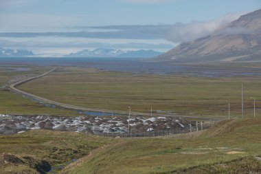 Norveç 'in Longyear, Spitsbergen yakınlarındaki güzel doğa ve manzara.