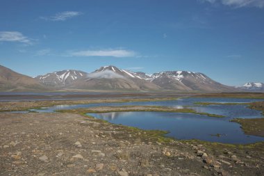 Norveç 'in Longyear, Spitsbergen yakınlarındaki güzel doğa ve manzara.