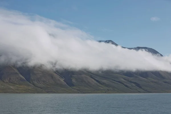 노르웨이의 Spitsbergen Longyearbyen 근처의 아름다운 자연과 — 스톡 사진