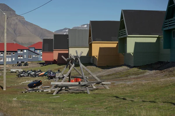Longyearbyen Svalbard Noruega Julho 2017 Casas Madeira Coloridas Tradicionais Dia — Fotografia de Stock