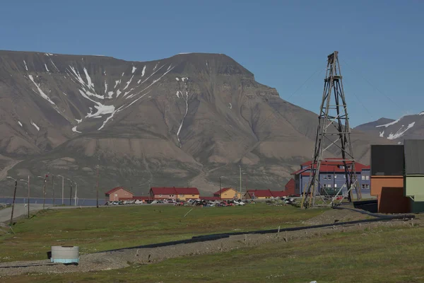 Longyearbyen Svalbard Norge Juli 2017 Traditionella Färgglada Trähus Solig Dag — Stockfoto