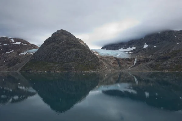 グリーンランドのプリンス クリスチャン サウンド パッセージの氷河と海岸線の風景 — ストック写真