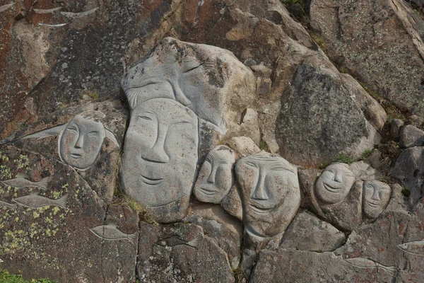 Imágenes Rostros Cincelados Rocas Qaqortoq Groenlandia — Foto de Stock