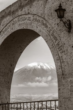 Tek renkli görünüm yanardağ Misti, Arequipa, Peru