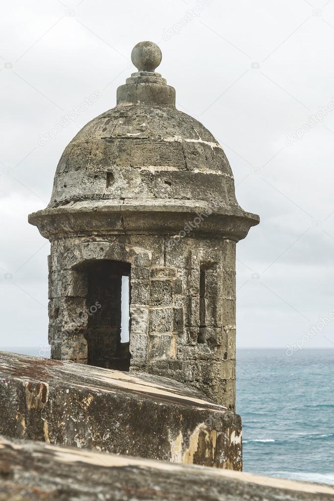Sentry box overlooking the Atlantic Ocean at 'El Morro' (Castill