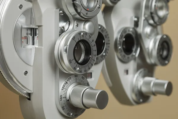 İnsan gözü vizyonunu ölçmek için Phoropter optik aygıtı