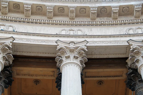 大理石の柱の首都 — ストック写真