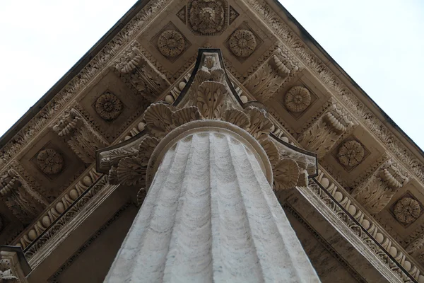 Marble column capitals — Stock Photo, Image