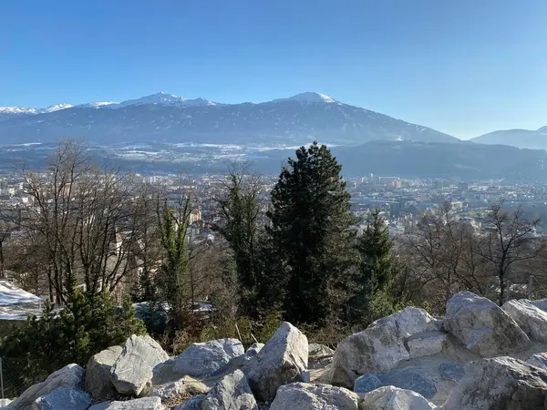 Innsbruck Montañas Techos Cielo Fondo — Foto de Stock