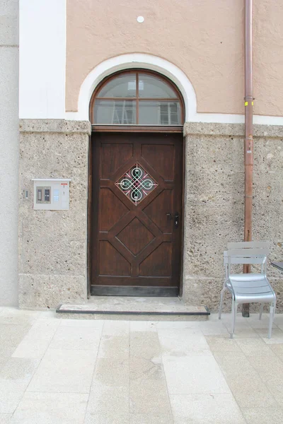 Vieja Puerta Hermosa Con Ventana Barras — Foto de Stock