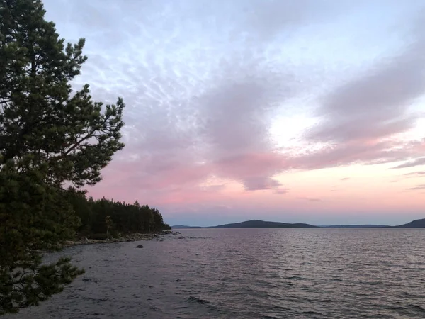 Hermoso Atardecer Norte Rusia Fuera Ciudad Lago — Foto de Stock