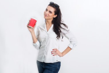 paket servisi olan restoran kahve ile beyaz duvar Umman