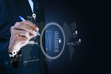 Hız göstergesi simgesi üzerinde gösteren bir el