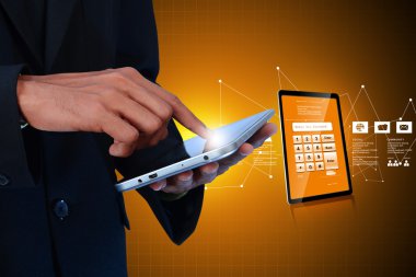 hesap makinesini kullanarak iş adamı