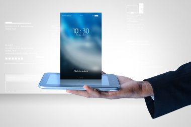 Tablet pc kullanan işadamı