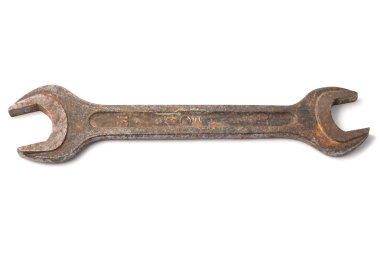 beyaz zemin üzerine eski paslı anahtar