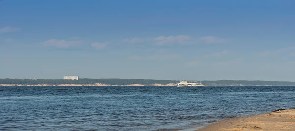 Photo of Tourist boat floats on the river — Stock Photo, Image