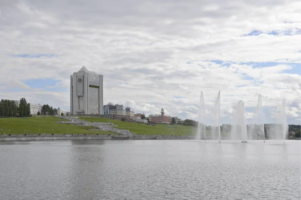 Fountains in Cheboksary Bay — Stock Photo, Image