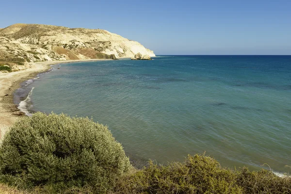 岩が多い海岸のキプロス — ストック写真