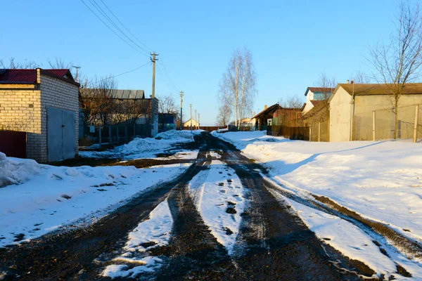 Mars 2017 Bygatan Med Smältande Snö Vägen Byn Sugaikasy Ryssland — Stockfoto