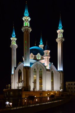 2 Haziran 2019: Kazan 'daki Kul-Sharif Camii' nin gece görüntüsü. Kazan. Rusya.