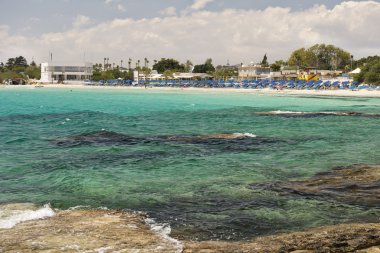 plaj güneşlenme yatakları ile