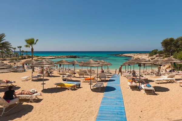 May 30, 2014: Beach in Cyprus. Adams Beach Hotel. Aya Napa — Stock Photo, Image