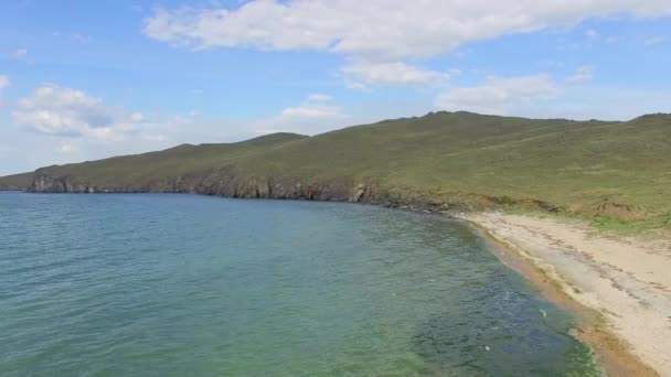 Het Baikalmeer. Olkhon island. Luchtfoto enquête — Stockvideo