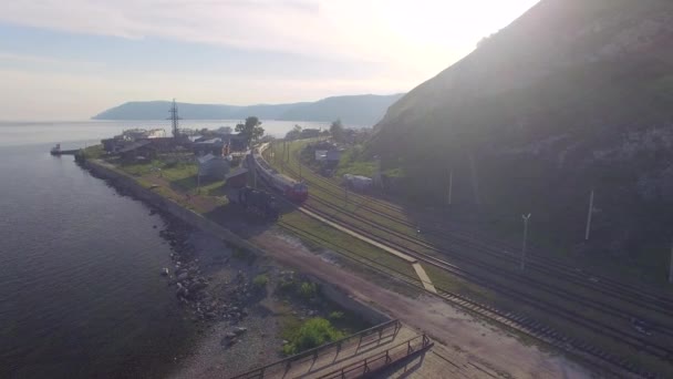 Foto aérea. Puerto Baikal al atardecer — Vídeos de Stock