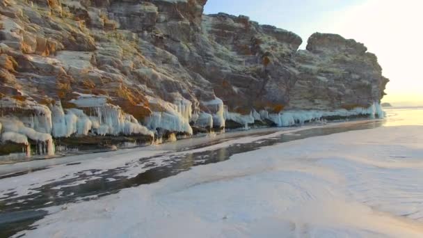 Rilevamento aereo dall'aria. Inverno. Lago Baikal. Piccolo mare — Video Stock