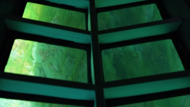 Şeffaf Tabanlı Bir Gemi Bathyscaphe Baykal Deniz Dibi — Stok video