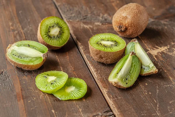 Kiwi Segar Juicy Atas Meja Kayu — Stok Foto