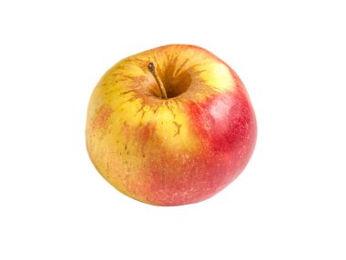 Şahsi bir bahçede yetişen sulu, tatlı, organik kırmızı elma. Beyazların üzerinde izole edilmiş.