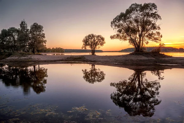 Bela Paisagem Verão Pôr Sol Lago Floresta Hora Azul — Fotografia de Stock