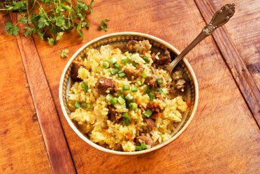 Geleneksel Özbek pilavı 