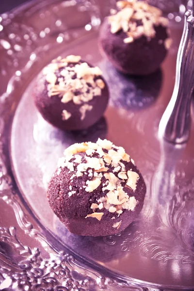 Deliciosas trufas con nueces — Foto de Stock