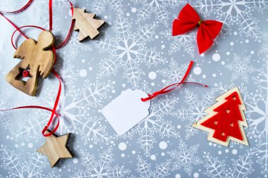 Noel süsleri etiketi ile