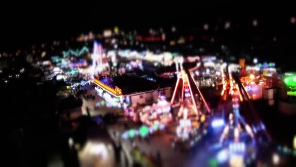 Amusement park at night — Stock Video