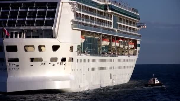 Quitter le port de croisière — Video