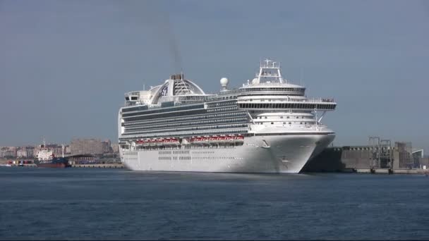 El lapso de tiempo de crucero grande — Vídeo de stock