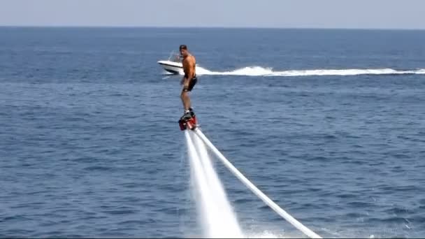 L'incroyable flyboard — Video