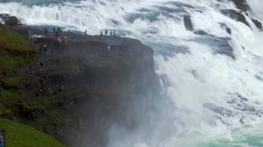 İzlanda 'nın güneybatısındaki Gullfoss Şelalesi ve Hvit Nehri Kanyonu' nun hava manzarası..