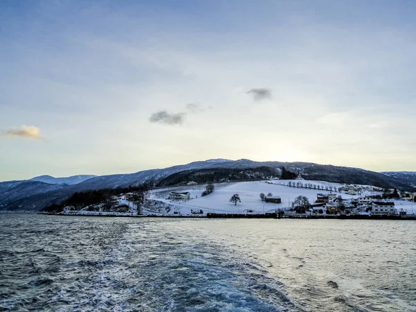 Apanhe Ferry Vangsnes Para Dragsvik Paisagem Inverno Fiorde Noruega — Fotografia de Stock