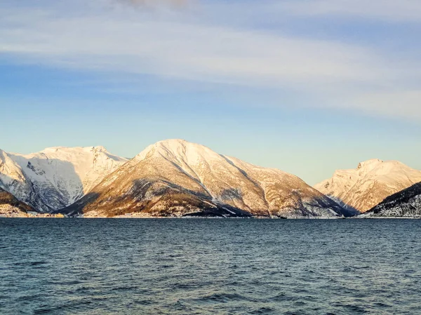 Traghetti Vangsnes Dragsvik Balestrand Paesaggio Invernale Fiordo Con Tramonto All — Foto Stock