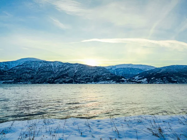 Ferry Vangsnes Para Dragsvik Balestrand Paisagem Inverno Fiorde Com Pôr — Fotografia de Stock