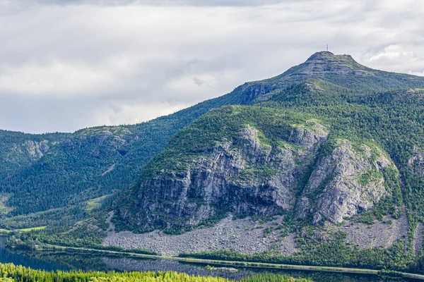 Vang Valdres Innlandet的Vangsmjse湖和山区全景 — 图库照片